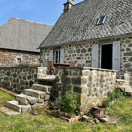 Semesterbostad Maison Typique Auvergnate *