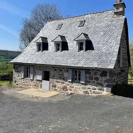 Semesterbostad Maison Typique Auvergnate Raulhac